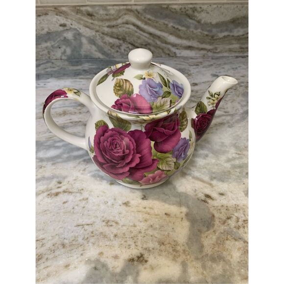 Victoria Secret Rose Teapot with matching Cups and Saucers #tea party - Picture 2 of 10